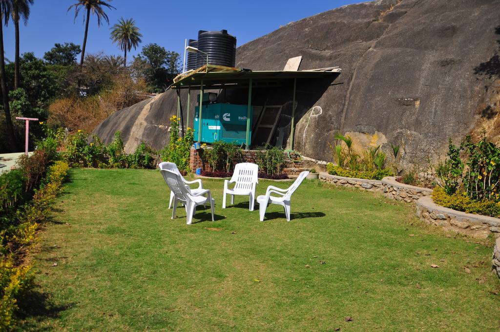 Hotel Oasis Маунт-Абу Екстер'єр фото